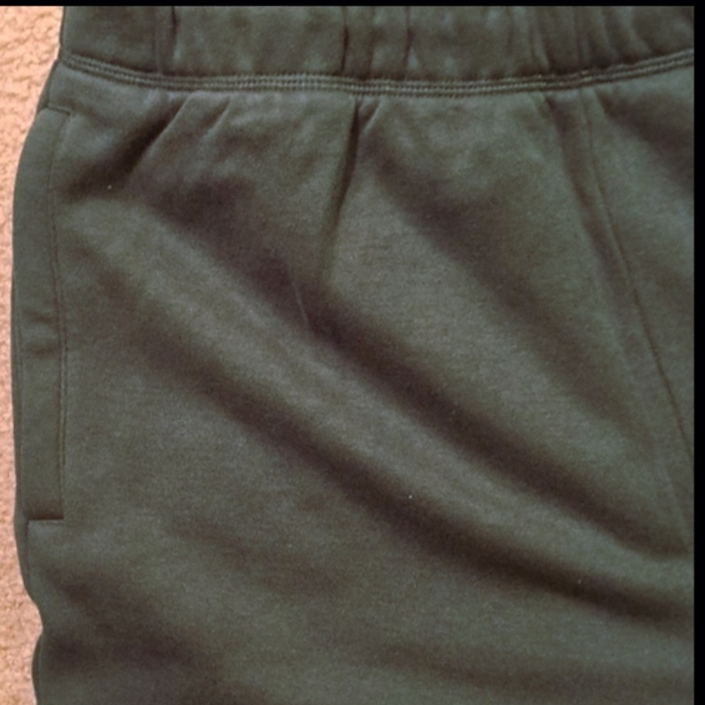 MEDIUM.   SKIMS COTTON FLEECE CLASSIC STRAIGHT LEG PANT - Picture 8 of 15